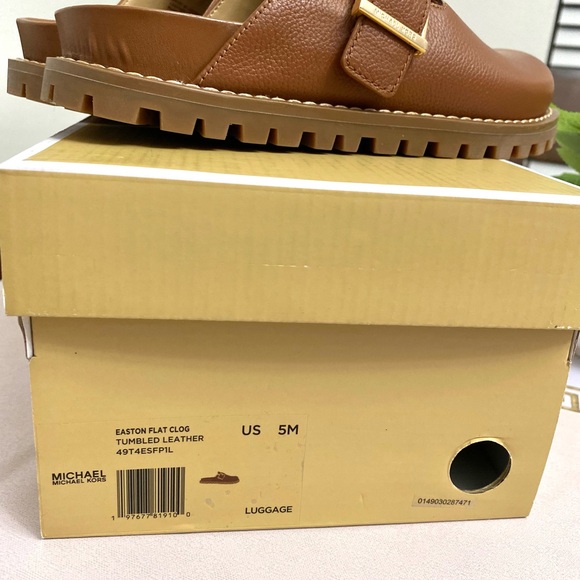 Michael Kors Easton Flat Clog Tumbled Leather - Picture 5 of 5